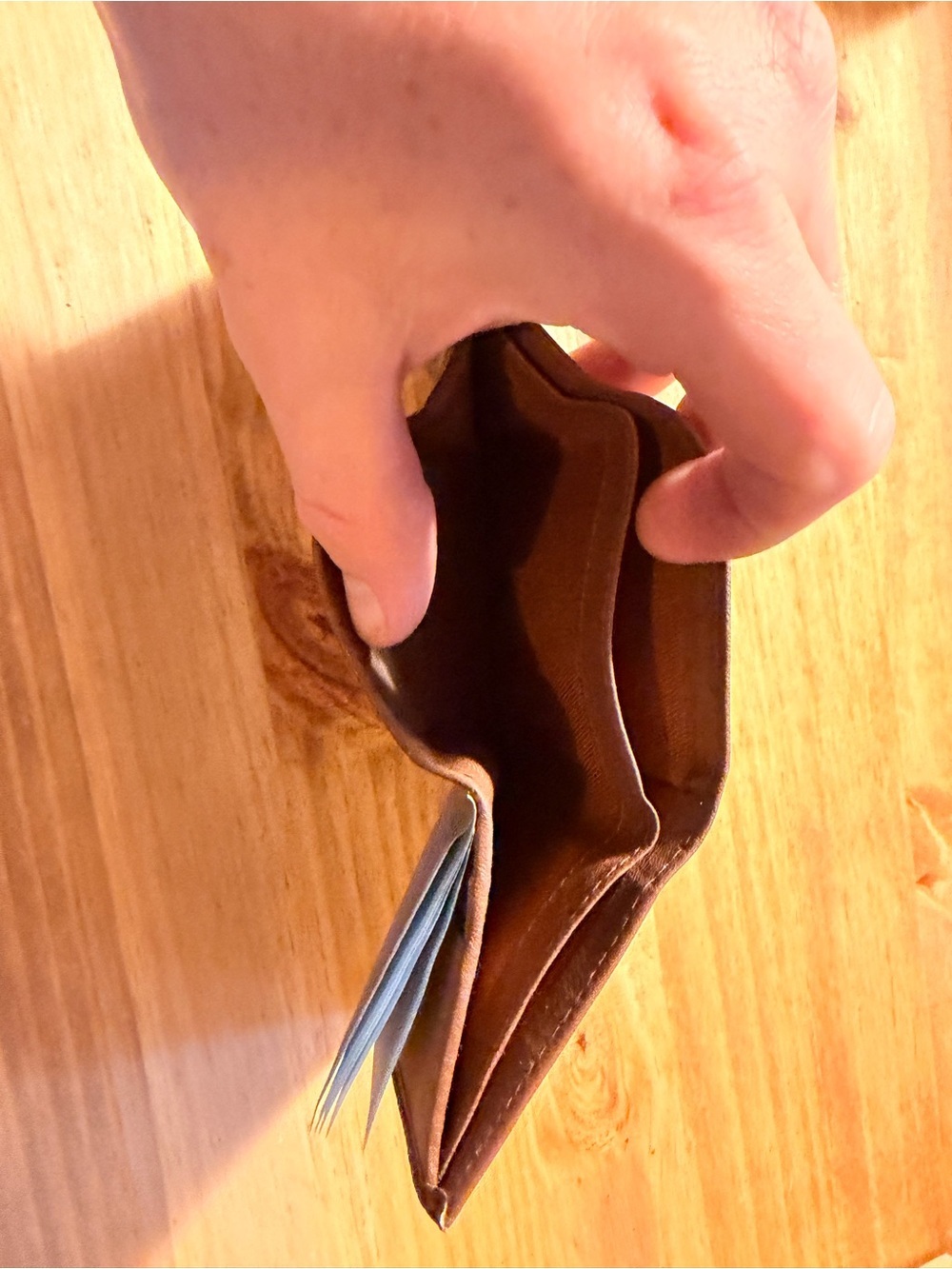 BACCI Brown Leather Tri-Fold Men’s Leather Wallet - Picture 4 of 4